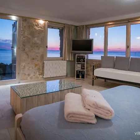 Villa Blue Caves - Exceptional With Private Pools Direct Access To The Sea Koríthion